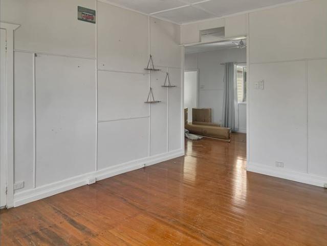 Room 2 available | Furnished | Bills included | Close to CBD/army base