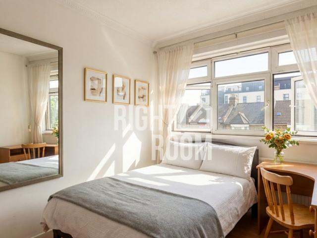 Room 2, Gilbertson House, Canary Wharf, London E14, Room to rent, £825 pcm | PrimeLocation
