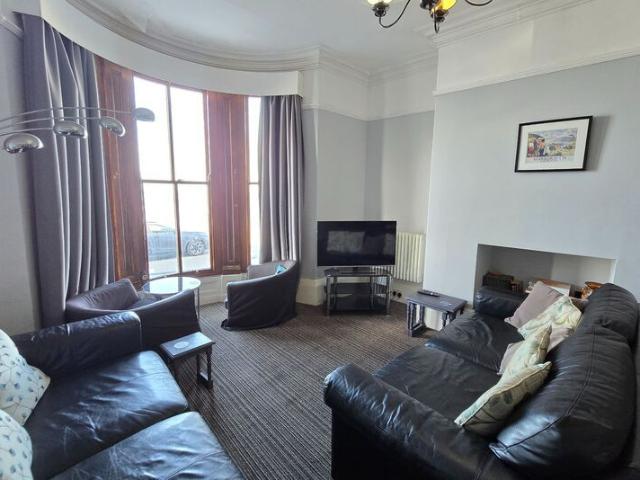 Room 2, Flat 10, 31 33 Blenheim Terrace, Scarborough