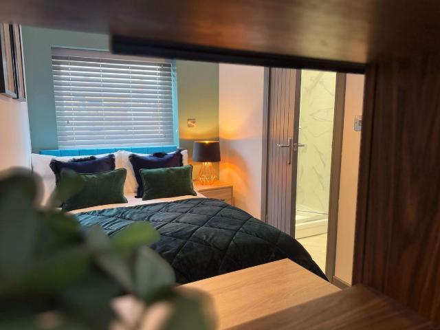 Room 2, Jackson Street DE22, Studio to rent, £675 pcm | PrimeLocation