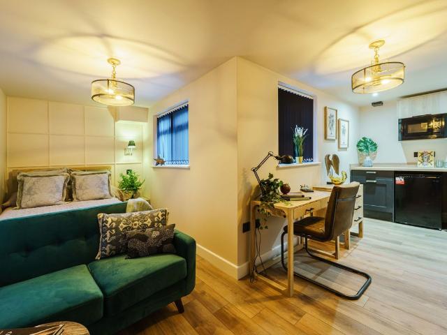 Room 2, Junction Street DE1, Studio to rent, £725 pcm | PrimeLocation