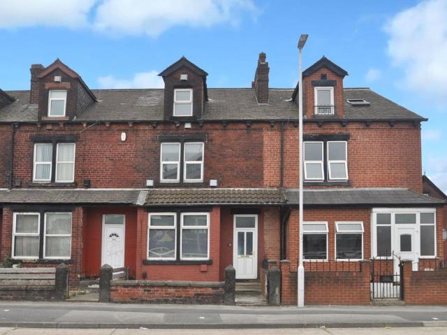 Room 2, Leeds, West Yorkshire, LS9 1 bed in a house share to rent £650 pcm £150 pw