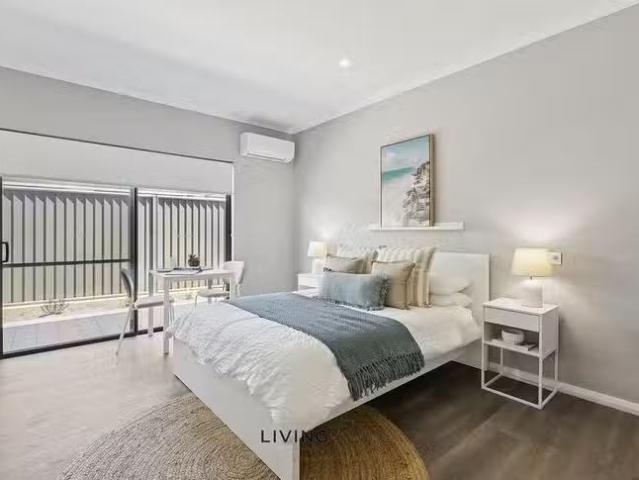 ROOM 2 Littabella Road, Clarkson, WA 6030