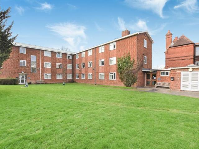 Room 2 Martindale Court 1 bed in a house share to rent £550 pcm £127 pw