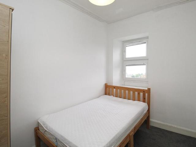 Room 2 Perth Road, Dundee, DD1 3 bed flat share to rent £500 pcm £115 pw