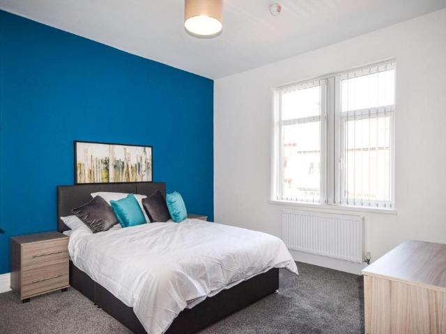 Room 3 13 Marlborough Road, Shipley. 1 bed in a house share to rent £550 pcm £127 pw