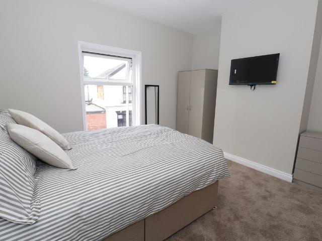 Room 3 @ 26 Fletcher Street, Crewe CW1, 3 bed shared accommodation to rent, £575 pcm | PrimeLocation