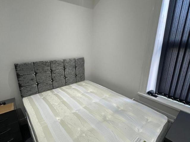 Room 3, 34 Laisteridge Lane 34. House to rent £500 pcm £115 pw