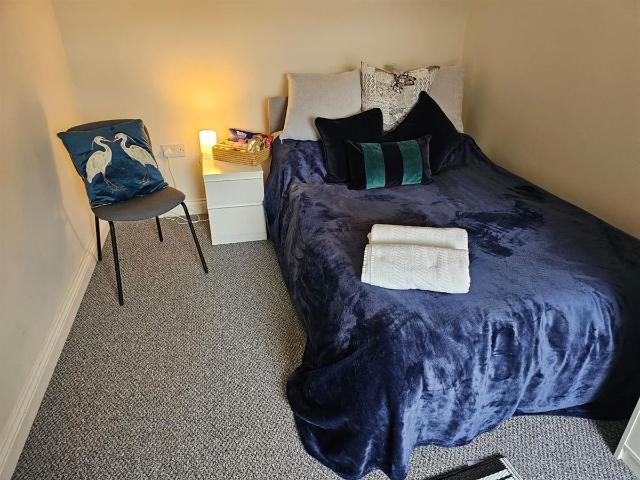 Room 3, 46 Mersey Road, Widnes WA8, 4 bed shared accommodation to rent, £680 pcm | PrimeLocation