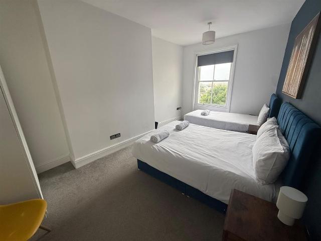 Room 3, 60A Western Road, Brighton BN3, 1 bed maisonette to rent, £1,000 pcm | PrimeLocation