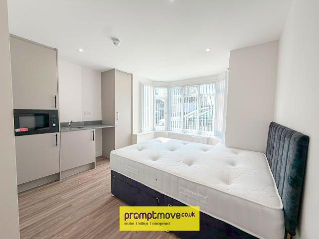 Room 3, 636 Dunstable Road Luton LU4, Property to rent, £950 pcm | PrimeLocation
