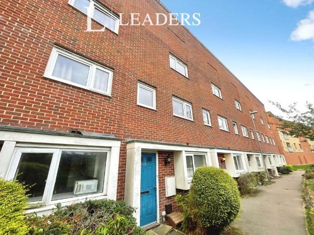Room 3, 63 Aviation Avenue, Hatfield. 1 bed in a house share to rent £700 pcm £162 pw