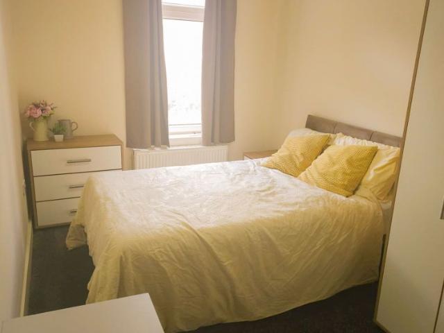 Room 3, Glyn Avenue, DN1