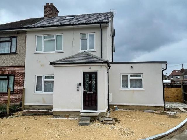 Room 3, Dorset Avenue, Hayes, UB4 Century 21 United Kingdom