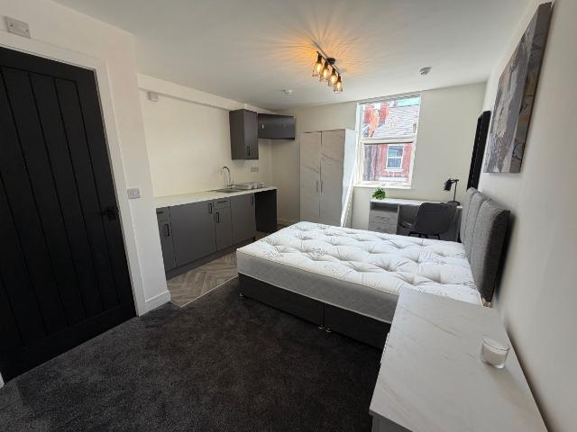Room 3, Davenport Road DE24, Studio to rent, £725 pcm | PrimeLocation