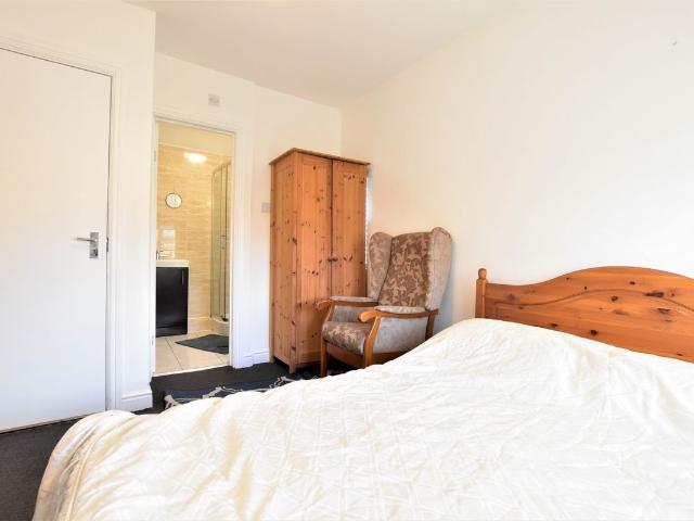 Room 3, Eltham SE9, Terraced house to rent, £1,050 pcm | PrimeLocation