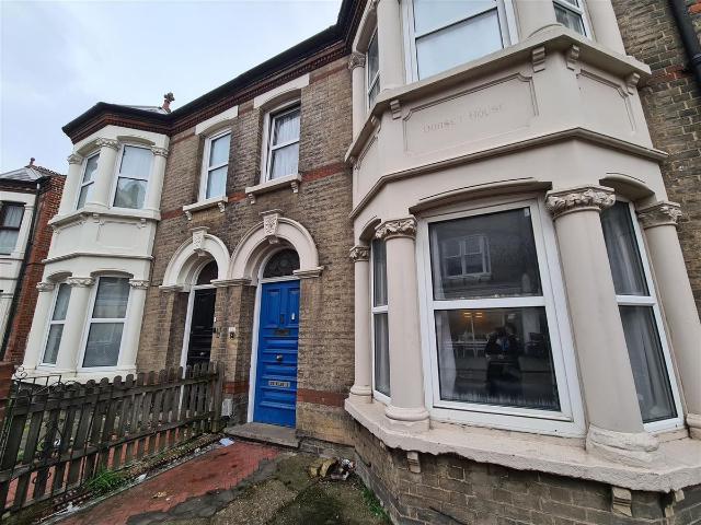 Room 3, Flat 2, 33 Mill Road, Cambridge CB1, Room to rent, £750 pcm | PrimeLocation