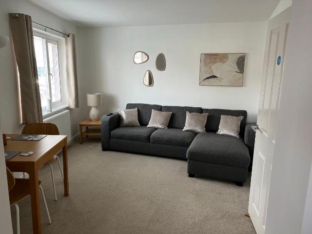Room 3, Flat 3, Royal Crown Court, Wellington New Road, Taunton TA1, Room to rent, £775 pcm | PrimeLocation