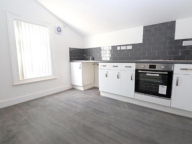 Room 3 Ombersley Road 1 bed in a house share to rent £625 pcm £144 pw