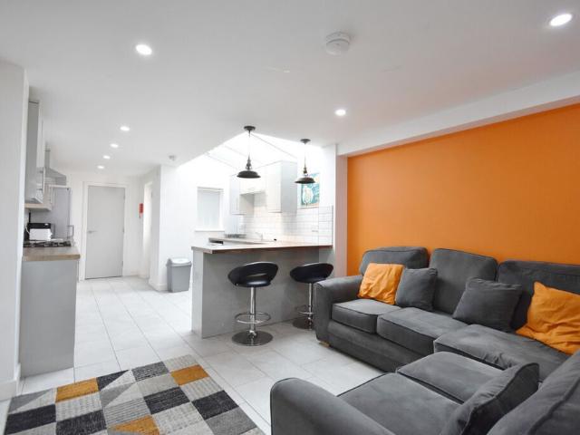 Room 3 of 5, St. Margaret Road, Coventry, CV1 2BT