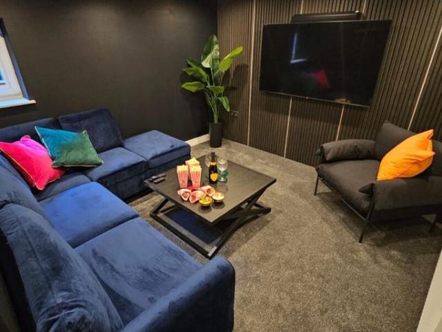 Room 3, Longroyd Terrace, Beeston, LS11 5HJ