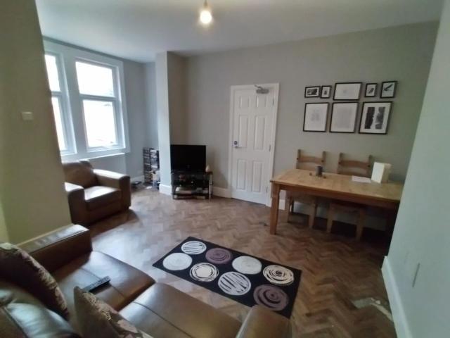 Room 3, Montague Street, Beeston, NG9 1BA