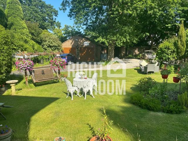 Room 3, Roslin Road, Bournemouth, BH3 7JA