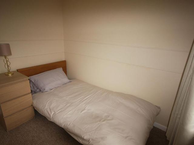 Room 4, 122 Carmelite Way SP1, 1 bed property to rent, £620 pcm | PrimeLocation
