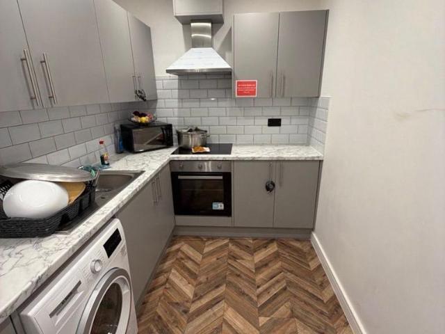 Room 4 1 bed in a house share to rent £1,100 pcm £254 pw
