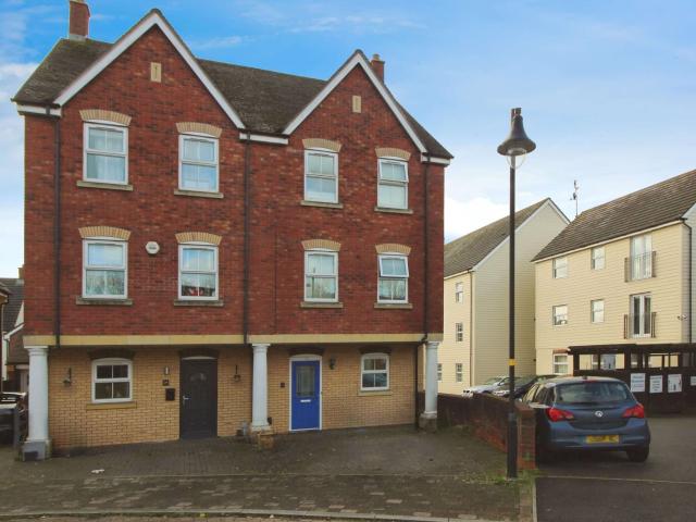 Room 4, 22 Vistula Crescent, Swindon 1 bedroomProperty for lettings Mcfarlane