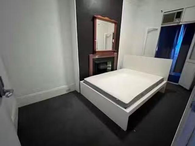 Room 4