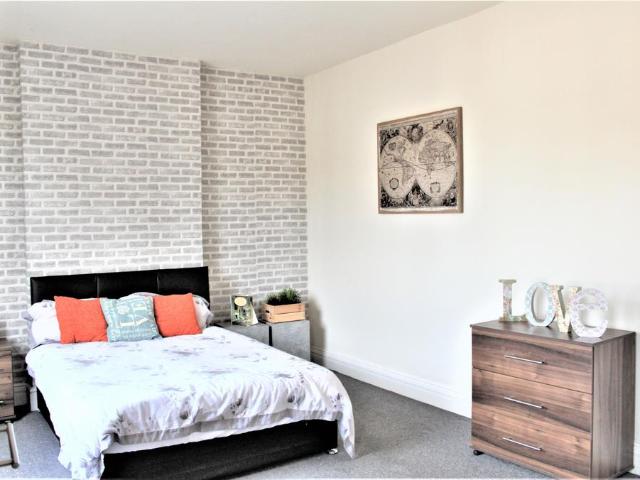Room 4, 61 Wheelwright Road. 1 bed in a house share to rent £550 pcm £127 pw