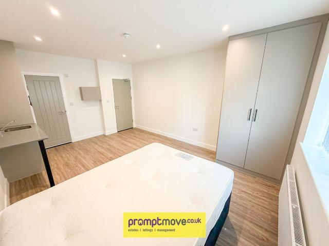 Room 4, 636 Dunstable Road Luton LU4, Property to rent, £950 pcm | PrimeLocation