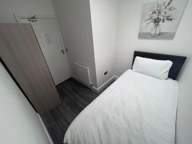 Room 4, Carlton Road, Boston, PE218PA 1 bed in a house share to rent £390 pcm £90 pw
