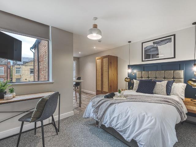 Room 4, Bennett Street NG10, Studio to rent, £750 pcm | PrimeLocation