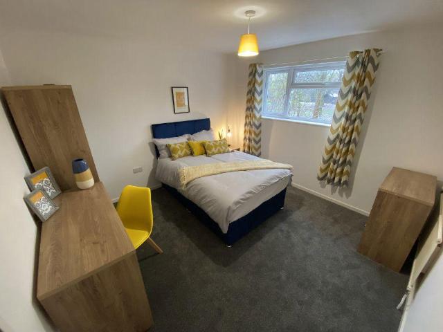 Room 4, Brynmore, PE3 8JF 1 bed in a house share to rent £600 pcm £138 pw