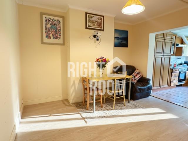 Room 4, Burgess Road, Southampton SO16