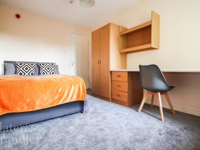 Room 4, Denison Court, Radford. 1 bed flat to rent £475 pcm £110 pw