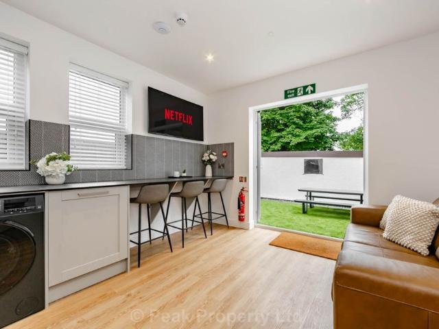 Room 4, Heygate Avenue, Southend On Sea