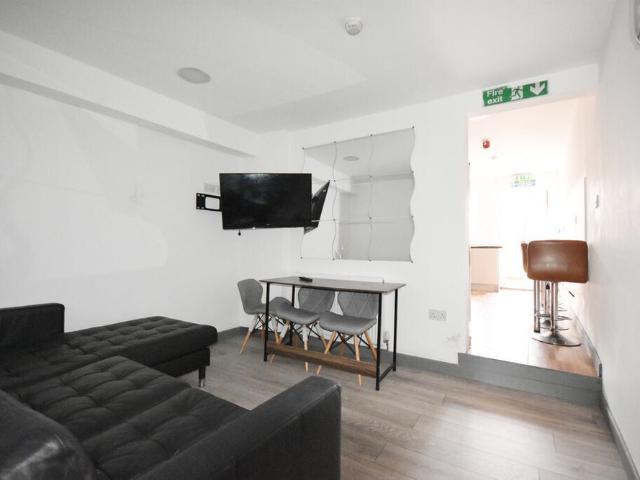 Room 4 of 5, Walsgrave Road, Coventry, CV2 4HG