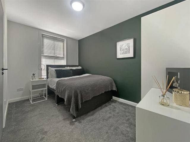 Room 4, Military Road, Colchester. 1 bed in a house share to rent £850 pcm £196 pw