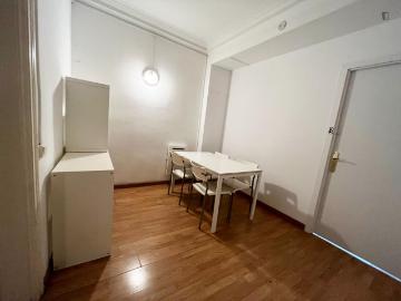 ROOM 4 Practical single bedroom near the EU Business School Barcelona
