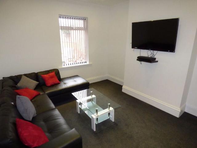 Room 4, Queens Road, Doncaster