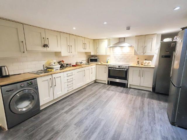 Room 5 1 bed in a house share to rent £500 pcm £115 pw