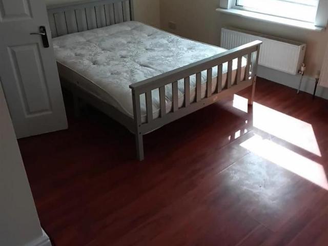 Room 5 1 bed in a house share to rent £750 pcm £173 pw