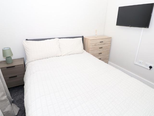 Room 5 @ 86 Samuel Street, Crewe CW1, 5 bed shared accommodation to rent, £475 pcm | PrimeLocation