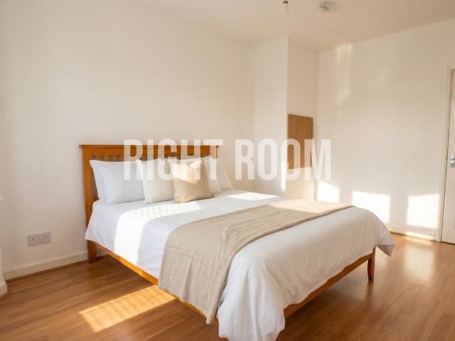 Room 5, Coventry Road, Polygon, Southampton SO15