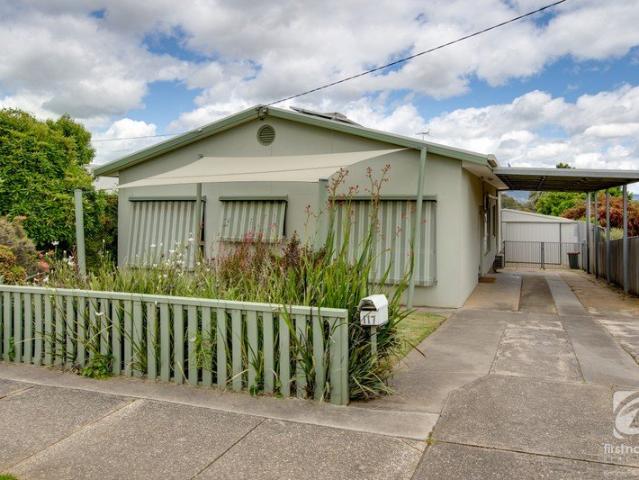 ROOM 5 AVAILABLE $260 PER WEEK SHARED ACCOMMODATION