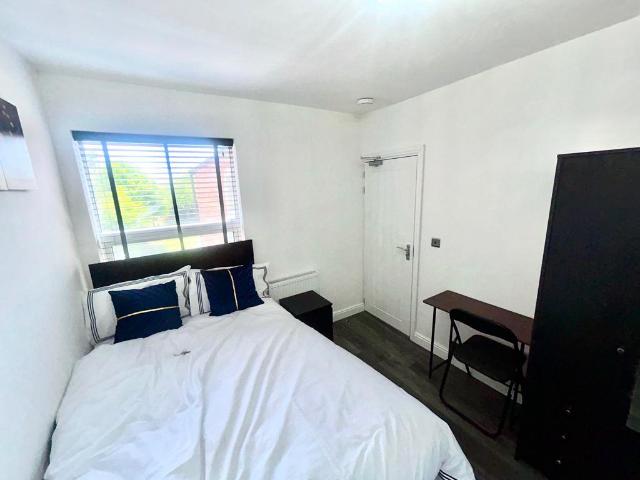 Room 5, Granville Street, PE218PF. 1 bed in a house share to rent £525 pcm £121 pw