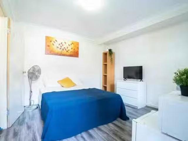 Room 5 Studio